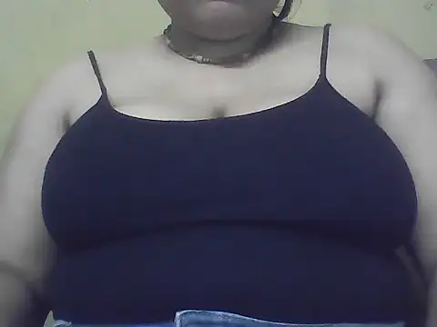 Snapshot of bloomblush chatting on November 12, 4:35 am bloomblush online show from November 12, 4:35 am