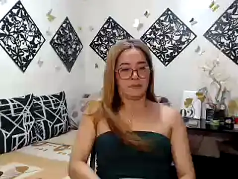 Snapshot of TheMISTRESSx69 chatting on June 19, 11:08 pm TheMISTRESSx69 online show from June 19, 11:08 pm