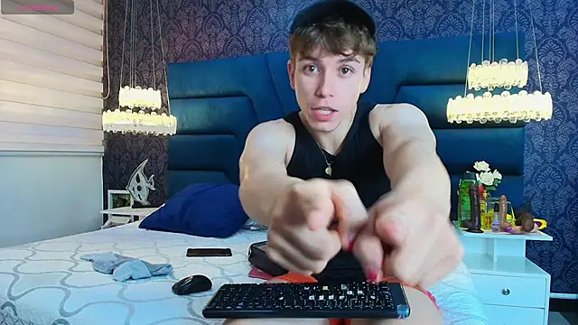 Snapshot of TaylerWhite chatting on January 9, 11:46 am TaylerWhite online show from January 9, 11:46 am