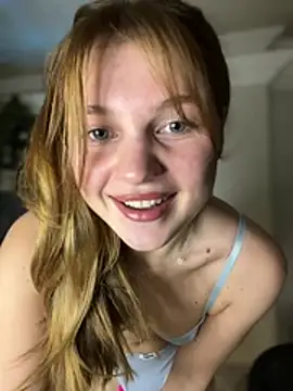 Snapshot of Emaline_Fane chatting on May 17, 7:43 pm Emaline Fane online show from May 17, 7:43 pm