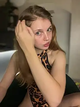 Snapshot of Emaline_Fane chatting on July 28, 7:39 pm Emaline Fane online show from July 28, 7:39 pm