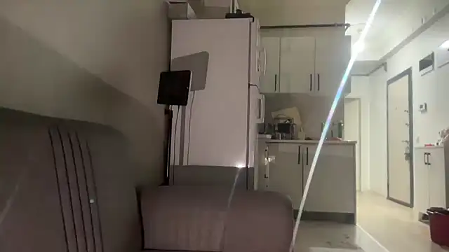 Snapshot of -piece_offire- chatting on January 18, 7:28 pm -piece offire- online show from January 18, 7:28 pm