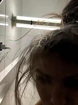 Snapshot of Junani2231 chatting on November 25, 12:10 am Junani2231 online show from November 25, 12:10 am