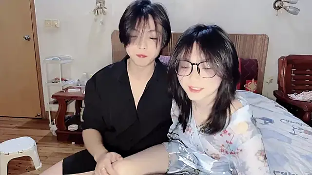 Snapshot of Crush-1 chatting on November 2, 4:42 pm Crush-1 online show from November 2, 4:42 pm