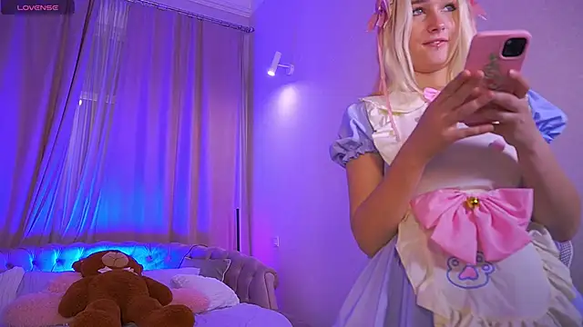 Snapshot of LilElfie chatting on September 26, 12:42 pm LilElfie online show from September 26, 12:42 pm