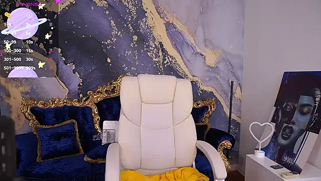 Snapshot of LilElfie chatting on November 13, 8:52 pm LilElfie online show from November 13, 8:52 pm