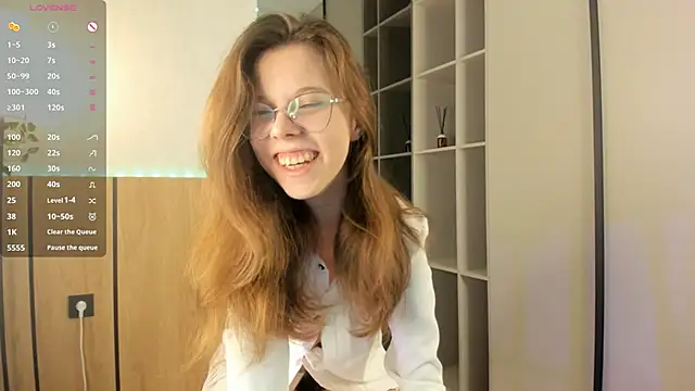 Snapshot of Xonalenei chatting on November 17, 8:03 pm Xonalenei online show from November 17, 8:03 pm