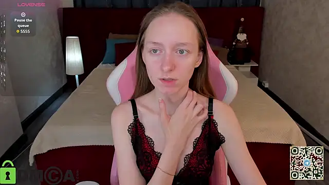 Mia E1fie online show from December 18, 11:22 pm