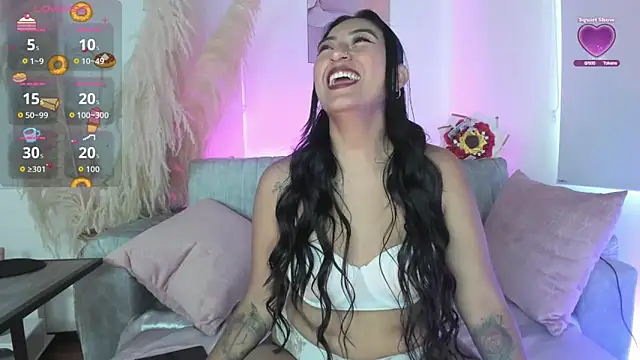 Snapshot of cami_velvet chatting on September 24, 1:58 pm cami velvet online show from September 24, 1:58 pm