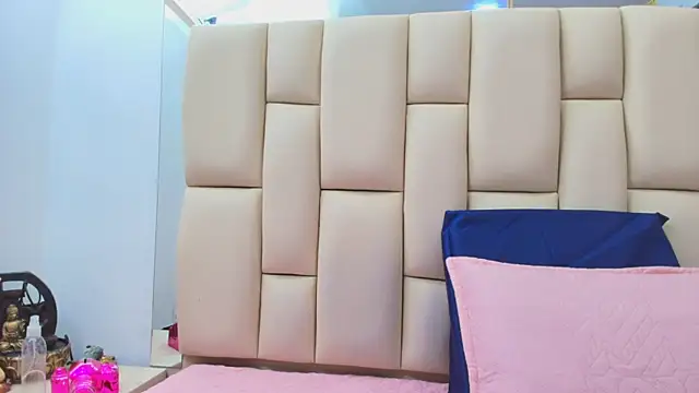 sweet amye online show from December 15, 7:07 pm