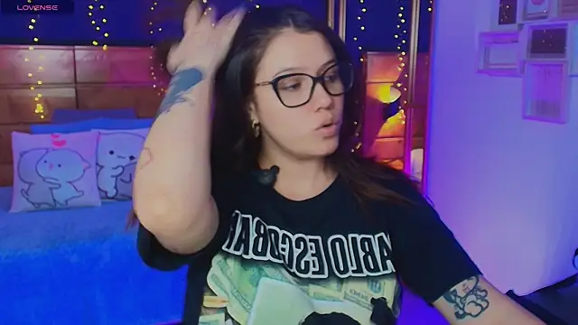 Snapshot of hanna_kimura chatting on November 8, 8:29 pm hanna kimura online show from November 8, 8:29 pm