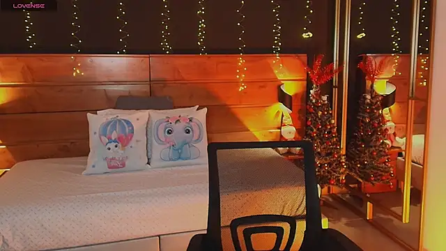 Snapshot of hanna_kimura chatting on November 21, 2:43 am hanna kimura online show from November 21, 2:43 am