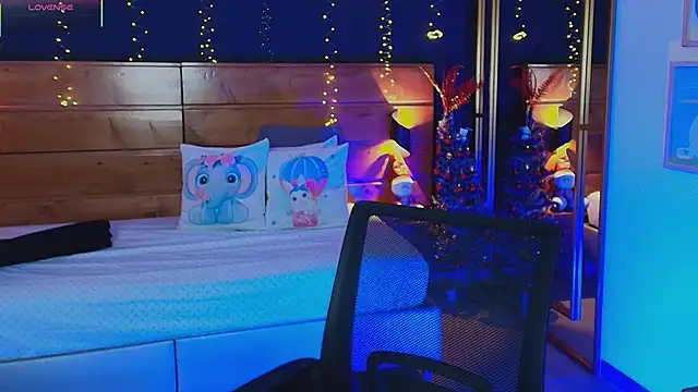 Snapshot of hanna_kimura chatting on November 24, 7:35 pm hanna kimura online show from November 24, 7:35 pm