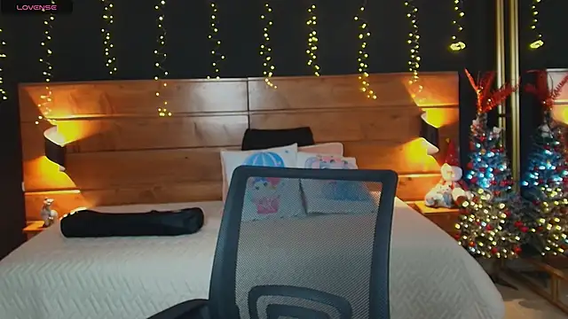 Snapshot of hanna_kimura chatting on December 3, 7:45 pm hanna kimura online show from December 3, 7:45 pm