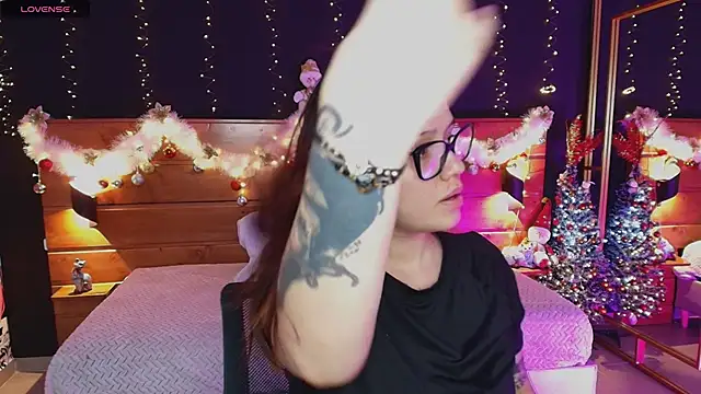 Snapshot of hanna_kimura chatting on December 14, 9:30 pm hanna kimura online show from December 14, 9:30 pm