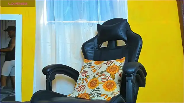 Alex bigcock11  online show from December 15, 4:11 pm