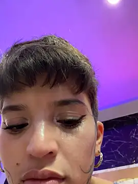 DayanaDG online show from November 16, 10:15 pm