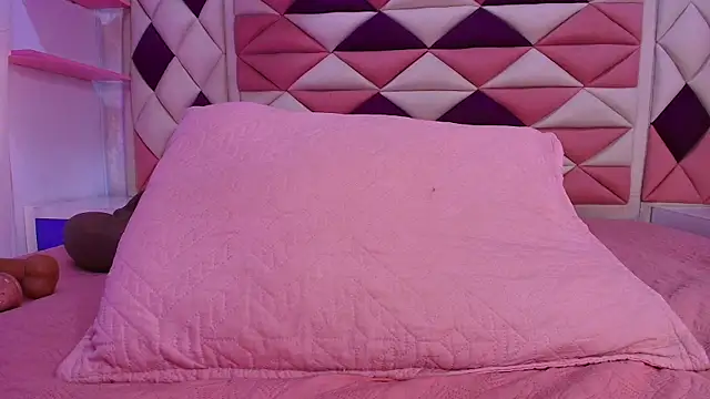 valecastro  online show from November 14, 7:12 pm