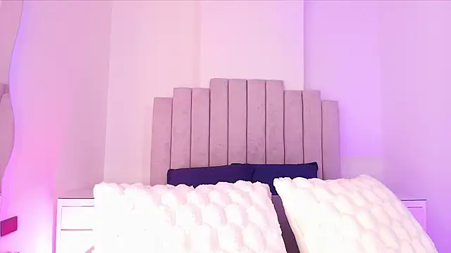 valecastro  online show from November 20, 7:13 pm