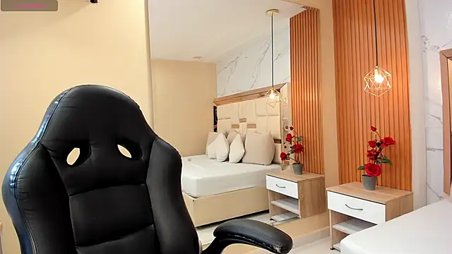 julieta rosee online show from November 28, 10:23 pm