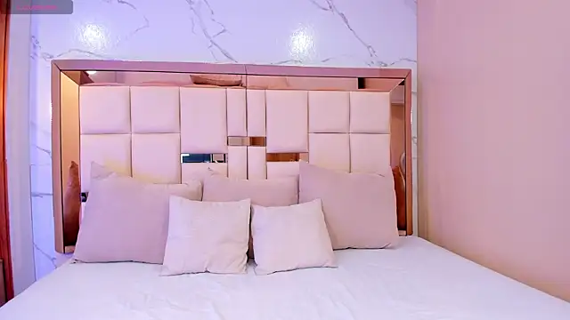 julieta rosee online show from February 10, 10:25 pm