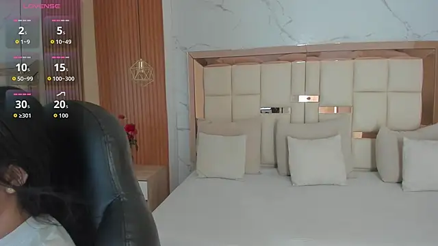 Snapshot of julieta_rosee chatting on May 30, 7:55 pm julieta rosee online show from May 30, 7:55 pm