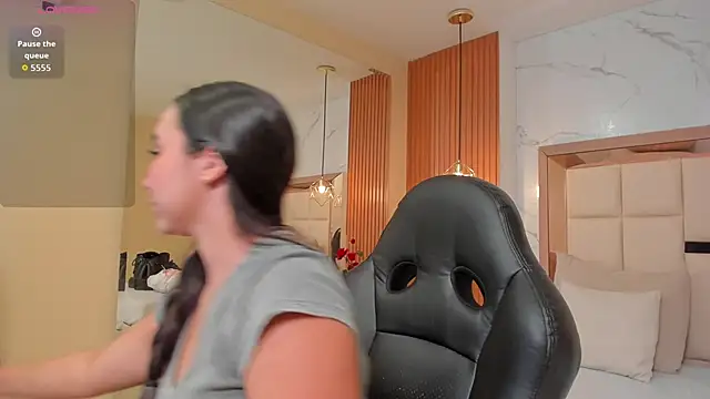 Snapshot of julieta_rosee chatting on June 1, 10:33 pm julieta rosee online show from June 1, 10:33 pm