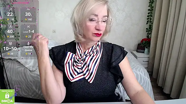 Snapshot of hunters_woman chatting on October 23, 12:04 pm hunters woman online show from October 23, 12:04 pm