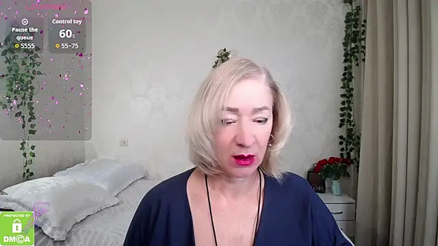 Snapshot of hunters_woman chatting on November 11, 2:06 pm hunters woman online show from November 11, 2:06 pm