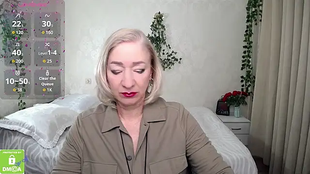 Snapshot of hunters_woman chatting on November 14, 2:05 pm hunters woman online show from November 14, 2:05 pm