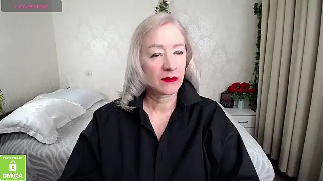 hunters woman online show from February 21, 5:03 pm