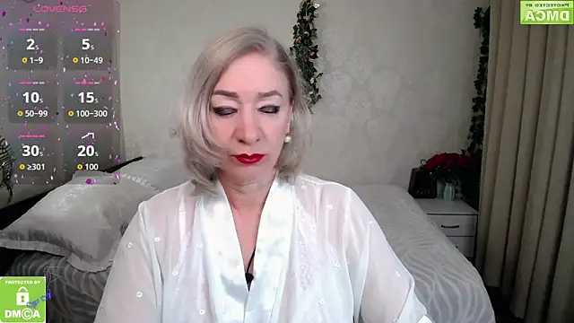 hunters woman online show from April 24, 6:54 pm