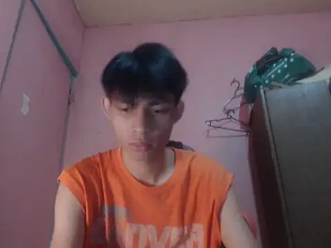 Snapshot of Kyoshi_19 chatting on May 9, 9:47 am Kyoshi 19 online show from May 9, 9:47 am