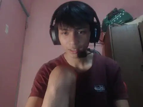 Snapshot of Kyoshi_19 chatting on May 10, 12:32 pm Kyoshi 19 online show from May 10, 12:32 pm