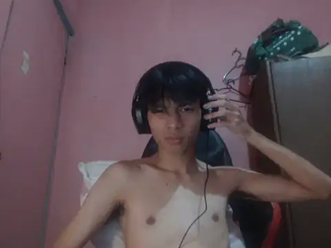 Snapshot of Kyoshi_19 chatting on May 12, 7:27 am Kyoshi 19 online show from May 12, 7:27 am