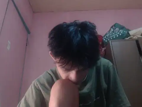 Snapshot of Kyoshi_19 chatting on June 22, 10:34 am Kyoshi 19 online show from June 22, 10:34 am