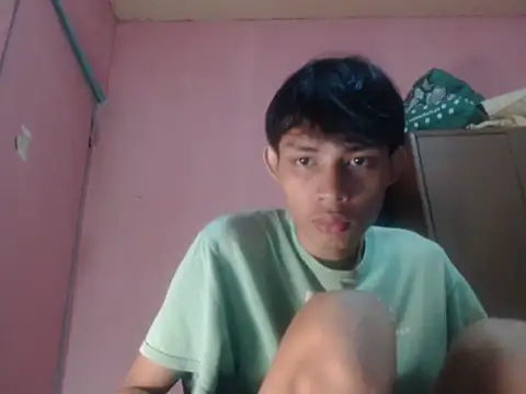 Snapshot of Kyoshi_19 chatting on July 28, 10:43 am Kyoshi 19 online show from July 28, 10:43 am