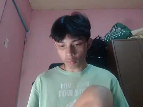 Snapshot of Kyoshi_19 chatting on July 28, 12:48 pm Kyoshi 19 online show from July 28, 12:48 pm