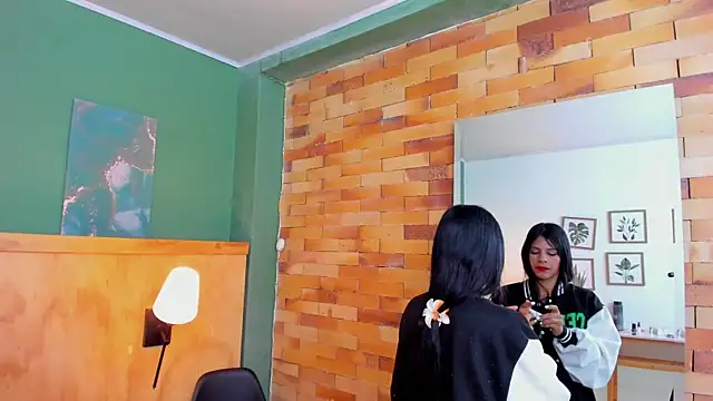 Snapshot of milavega_ chatting on October 5, 12:03 pm milavega online show from October 5, 12:03 pm