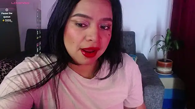 Snapshot of Sara_cute92 chatting on February 8, 5:00 am Sara cute92 online show from February 8, 5:00 am