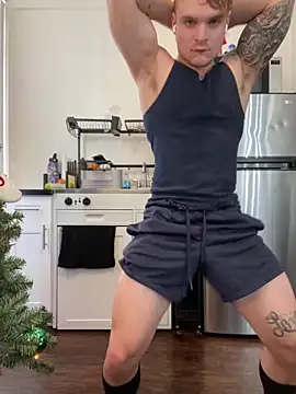 Snapshot of King_Kev_ chatting on November 13, 5:23 pm King Kev online show from November 13, 5:23 pm