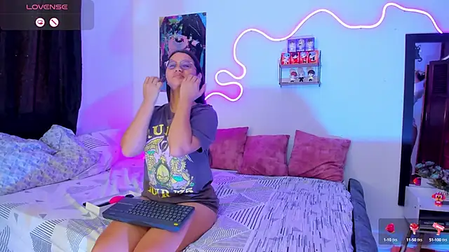 Dilan and Mia online show from September 20, 4:30 pm