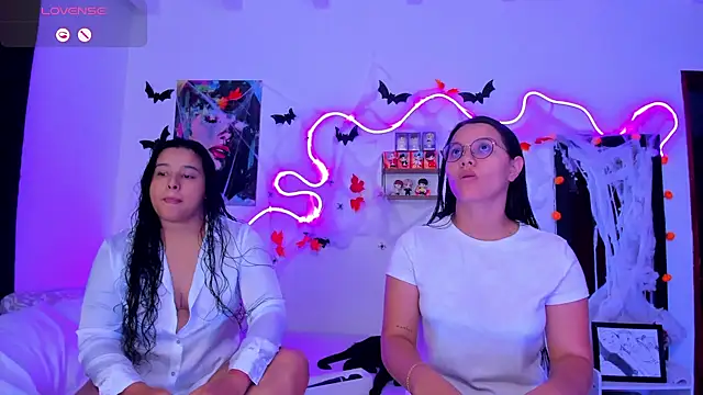 Dilan and Mia online show from October 17, 10:56 pm