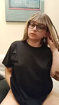 Aurora blaack online show from December 3, 4:42 am