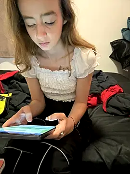 Snapshot of SeccySerena chatting on November 14, 4:17 pm SeccySerena online show from November 14, 4:17 pm