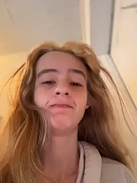 Snapshot of SeccySerena chatting on February 17, 3:08 pm SeccySerena online show from February 17, 3:08 pm