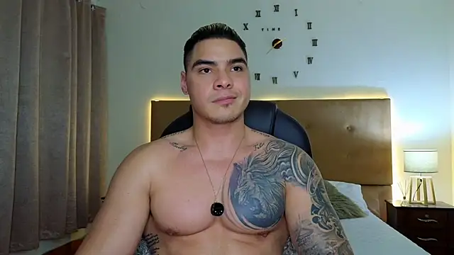 Snapshot of Steven_Velez chatting on October 26, 12:27 am Steven Velez online show from October 26, 12:27 am