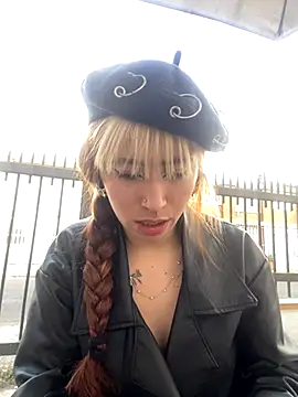 Snapshot of Sallem_Pink chatting on November 11, 11:10 am Sallem Pink online show from November 11, 11:10 am