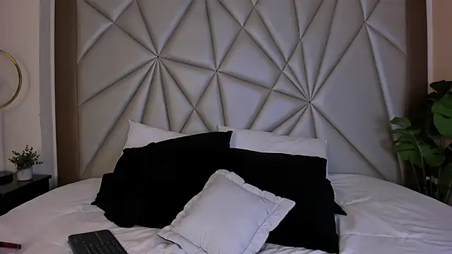 MeganHoffmaan online show from November 19, 3:28 am