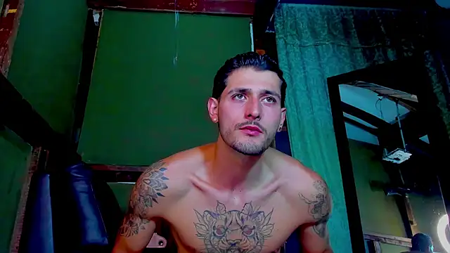 alejo  323   online show from April 29, 3:21 am